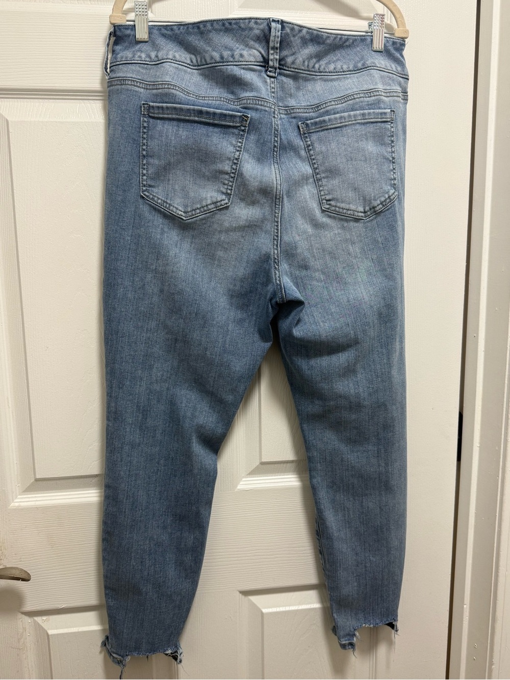 Torrid Bombshell Skinny 16R Light Wash Blue Jeans - Picture 3 of 12